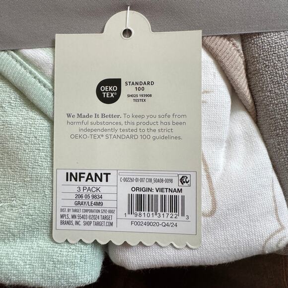Cloud Island Infant Hooded Towels 3 Pack Boy Gender Neutral Green Gray NEW - Picture 3 of 4